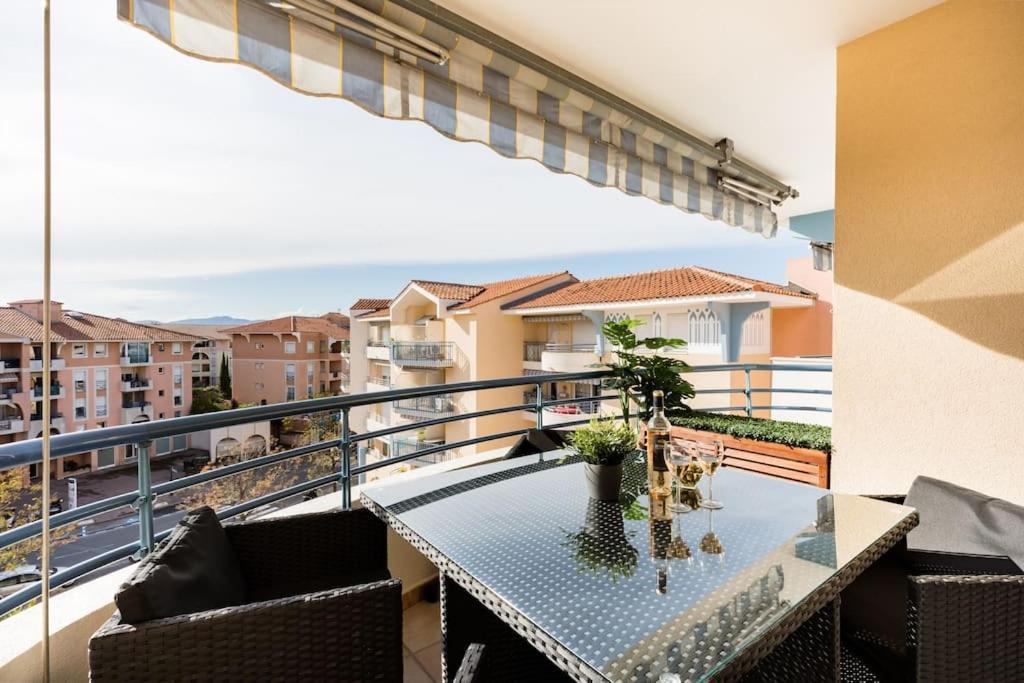 Port-Frejus, Le Paladien, Appartement 2 Pieces Climatise, Terrasse & Parking Eksteriør billede