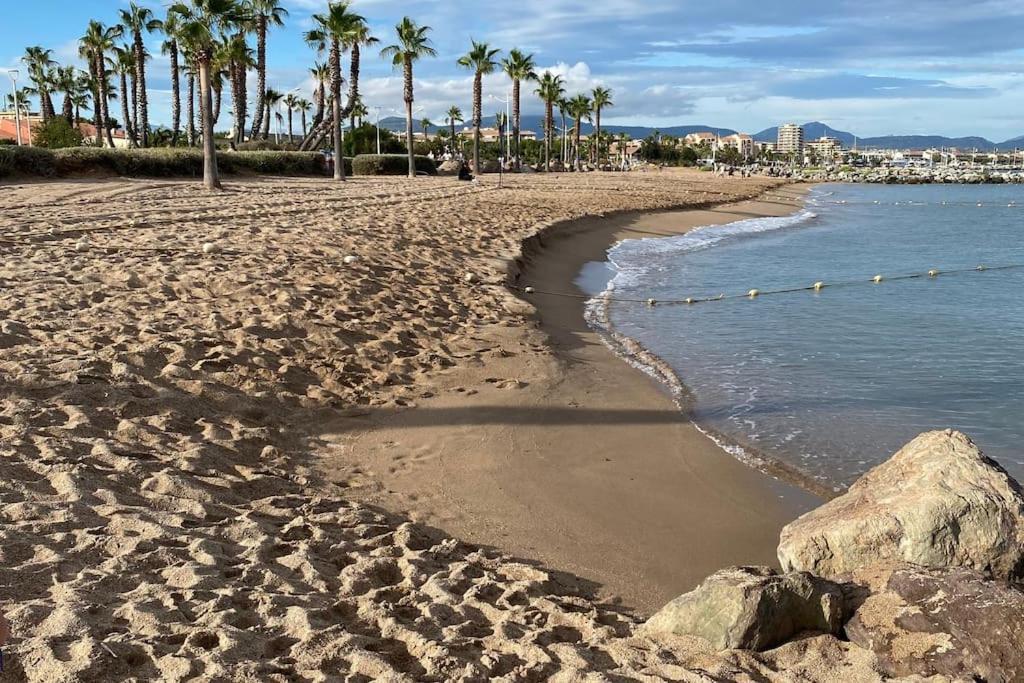 Port-Frejus, Le Paladien, Appartement 2 Pieces Climatise, Terrasse & Parking Eksteriør billede